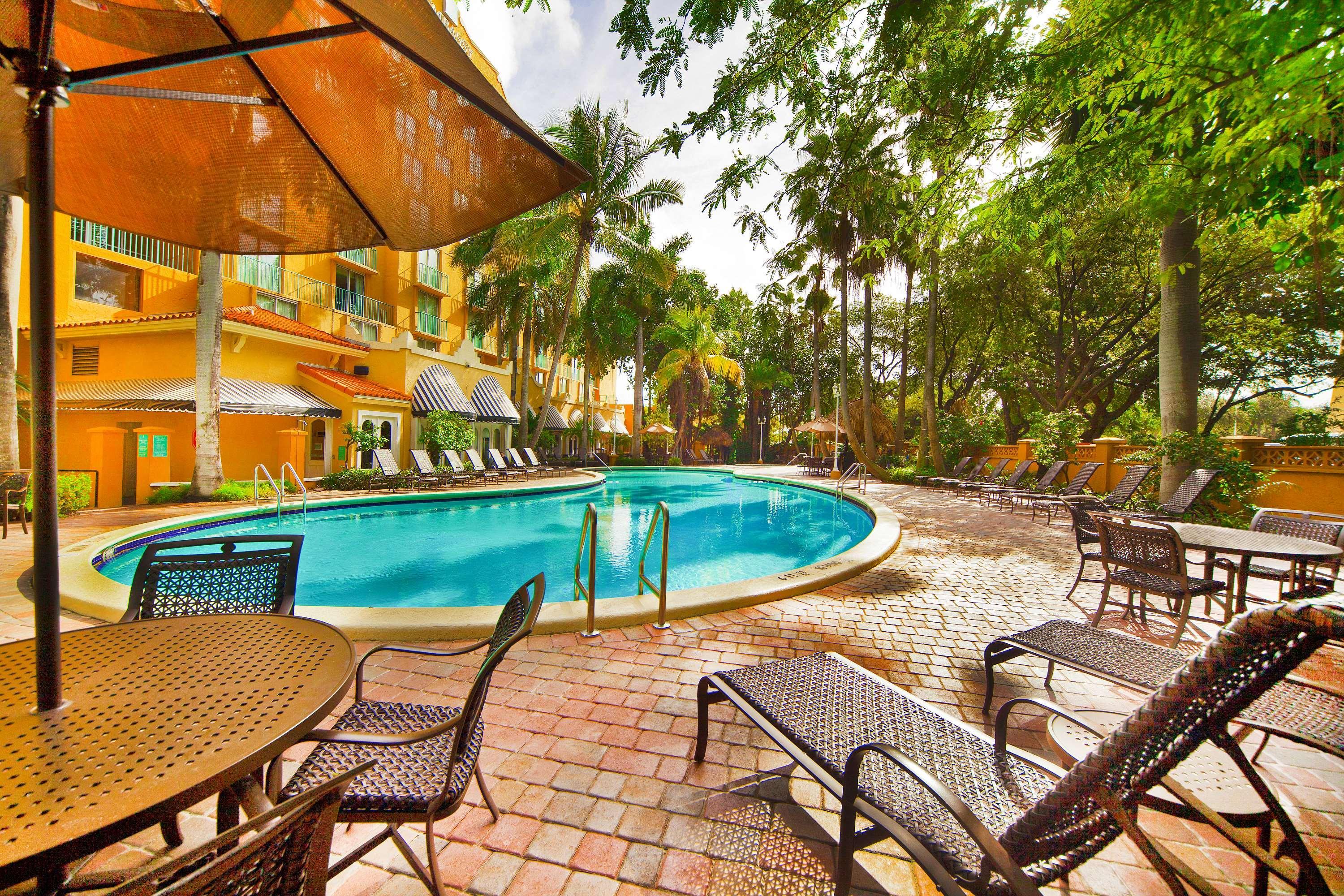 Embassy Suites By Hilton Miami International Airport Exteriör bild