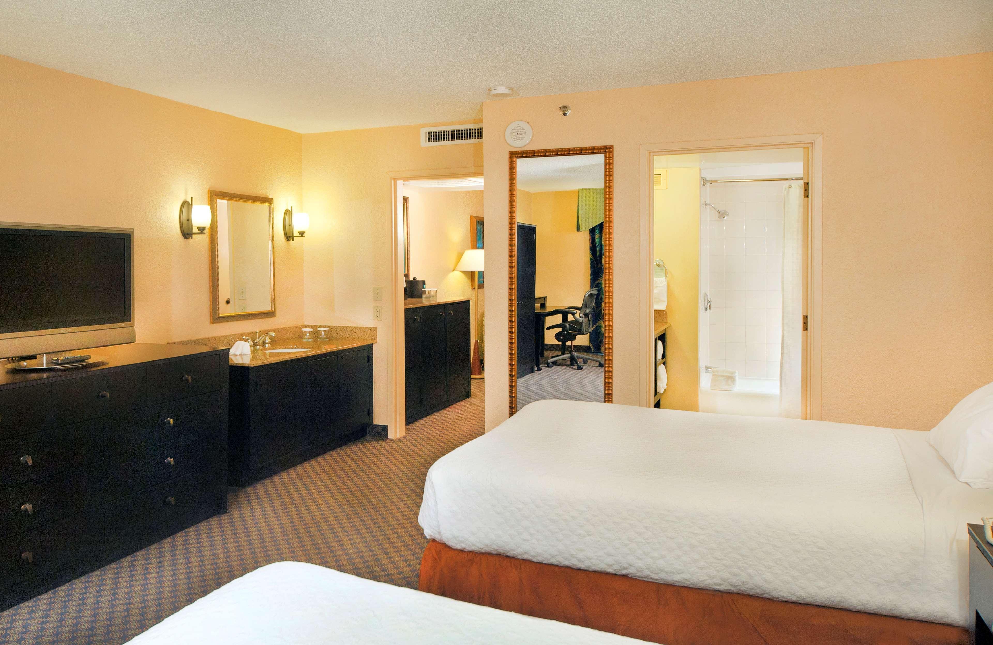 Embassy Suites By Hilton Miami International Airport Exteriör bild