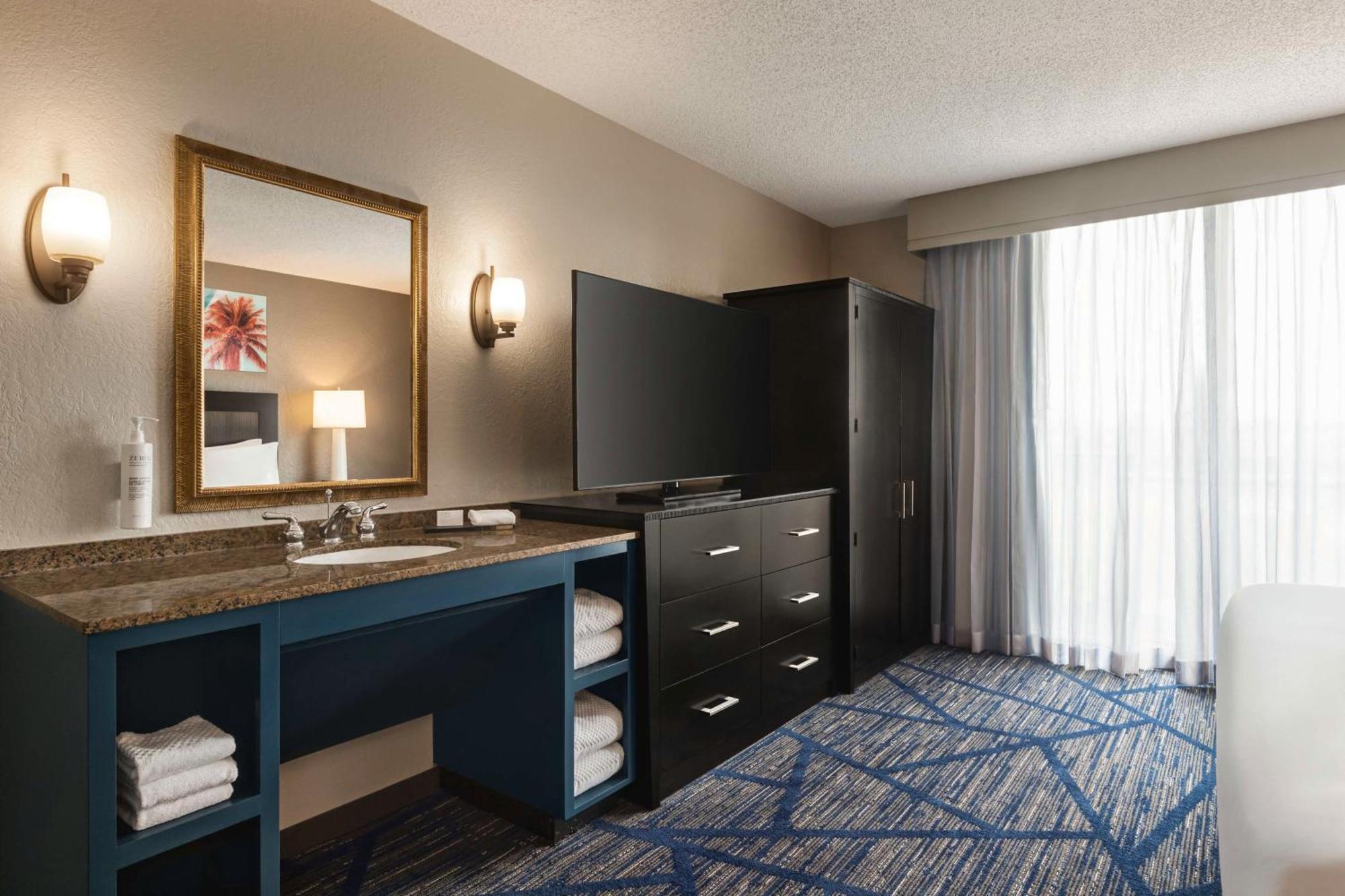 Embassy Suites By Hilton Miami International Airport Exteriör bild