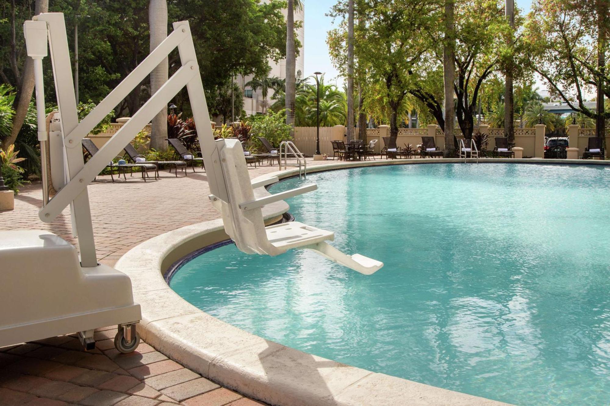 Embassy Suites By Hilton Miami International Airport Exteriör bild